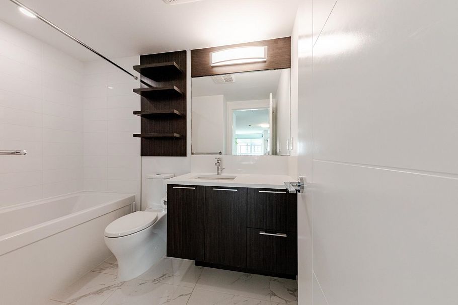 104 7828 Granville Street Vancouver, BC - 24