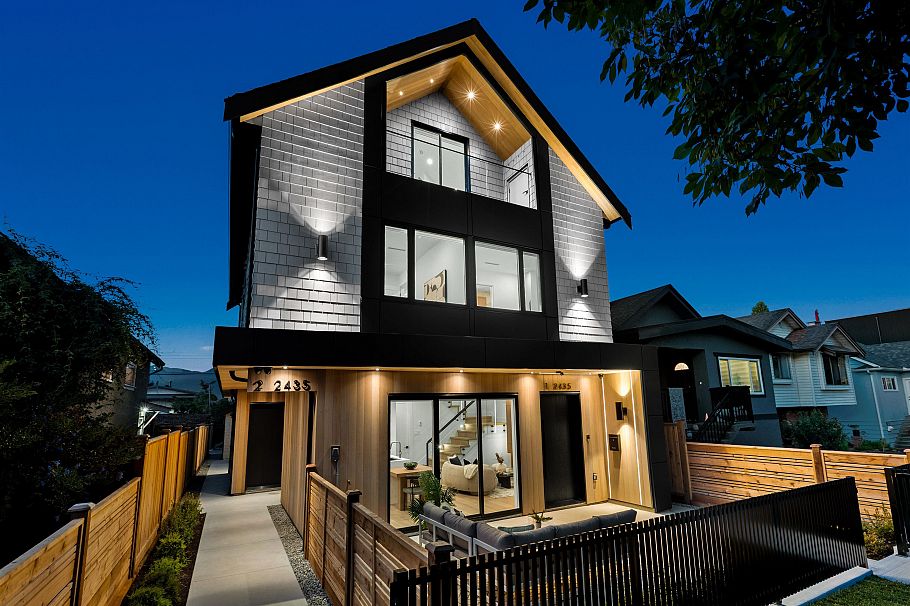 2 2435 Napier Street Vancouver, BC - 2