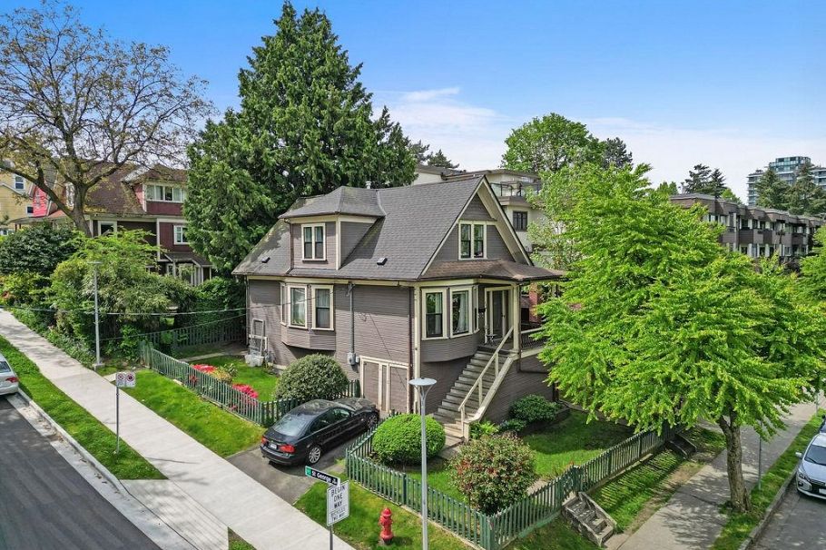 498 E 5th Avenue Vancouver, BC - 1