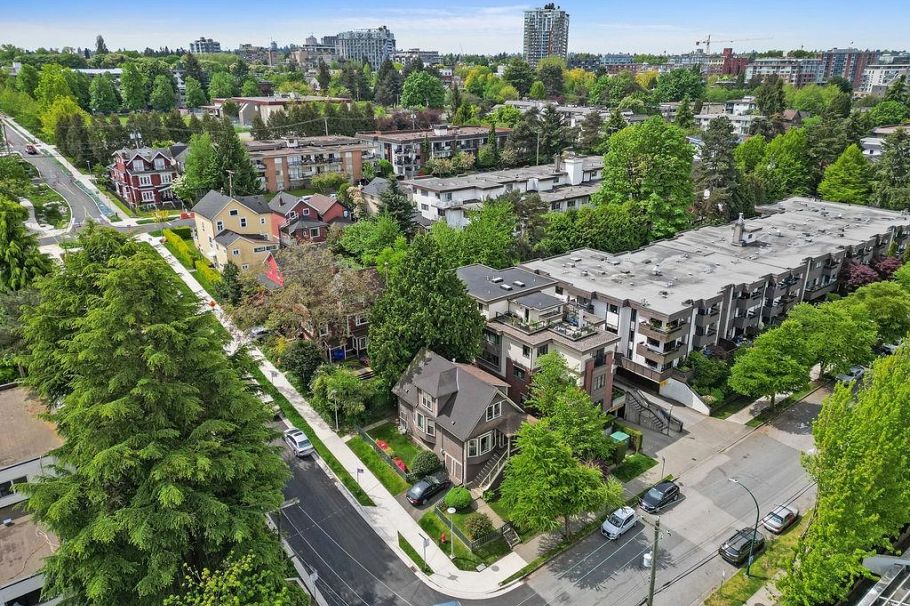 498 E 5th Avenue Vancouver, BC - 3