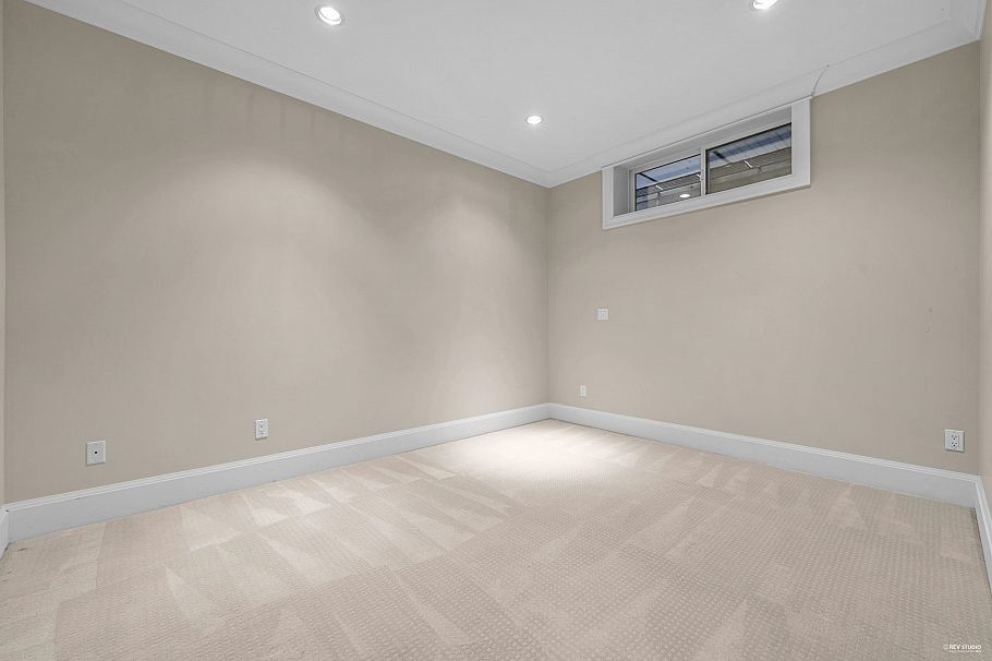 2069 W 28th Avenue Vancouver, BC - 38