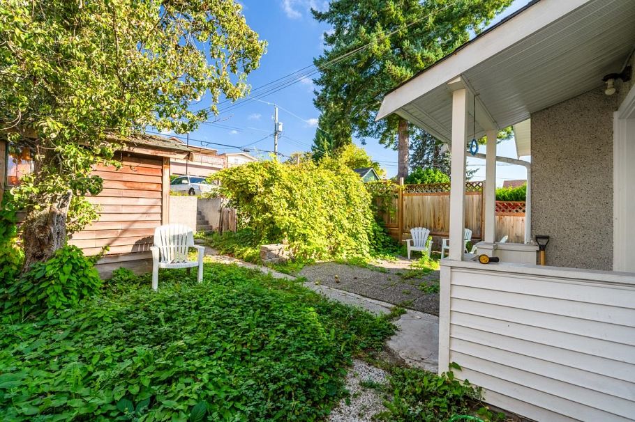 2641 E 7th Avenue Vancouver, BC - 19