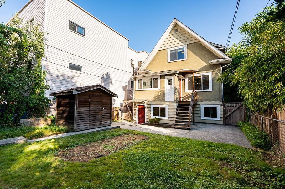 22 E 18th Avenue Vancouver, BC - 38