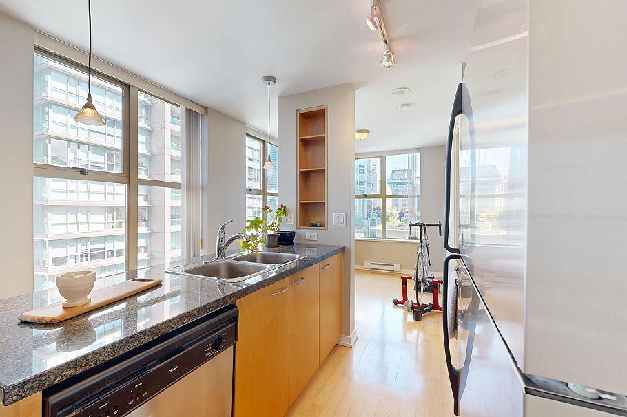 1003 969 Richards Street Vancouver, BC - 15