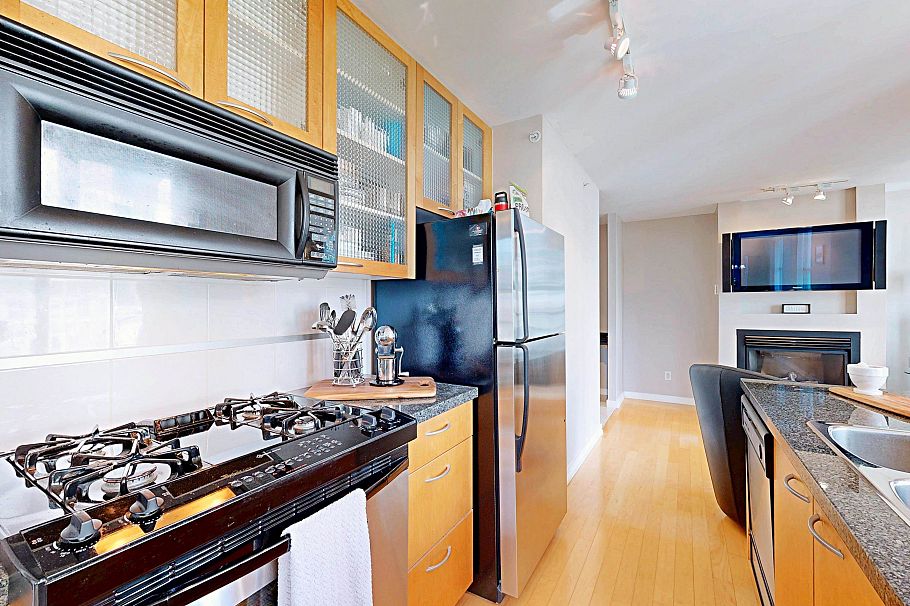 1003 969 Richards Street Vancouver, BC - 4