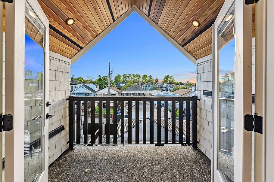 2 4763 Commercial Street Vancouver, BC - 26