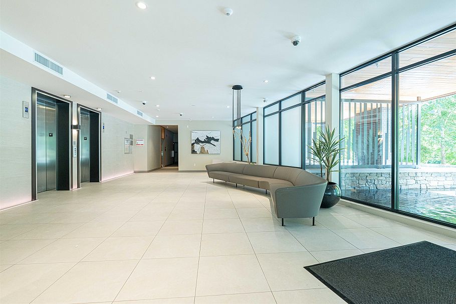 303 3581 Ross Drive Vancouver, BC - 3