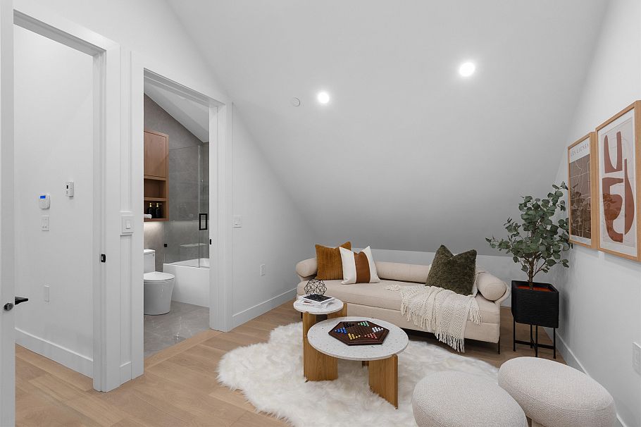 2 2435 Napier Street Vancouver, BC - 9