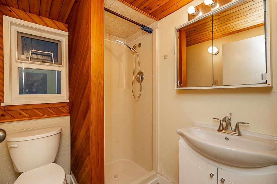 22 E 18th Avenue Vancouver, BC - 30