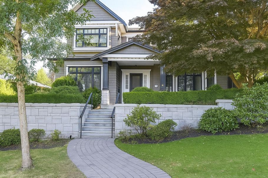 2069 W 28th Avenue Vancouver, BC - 1