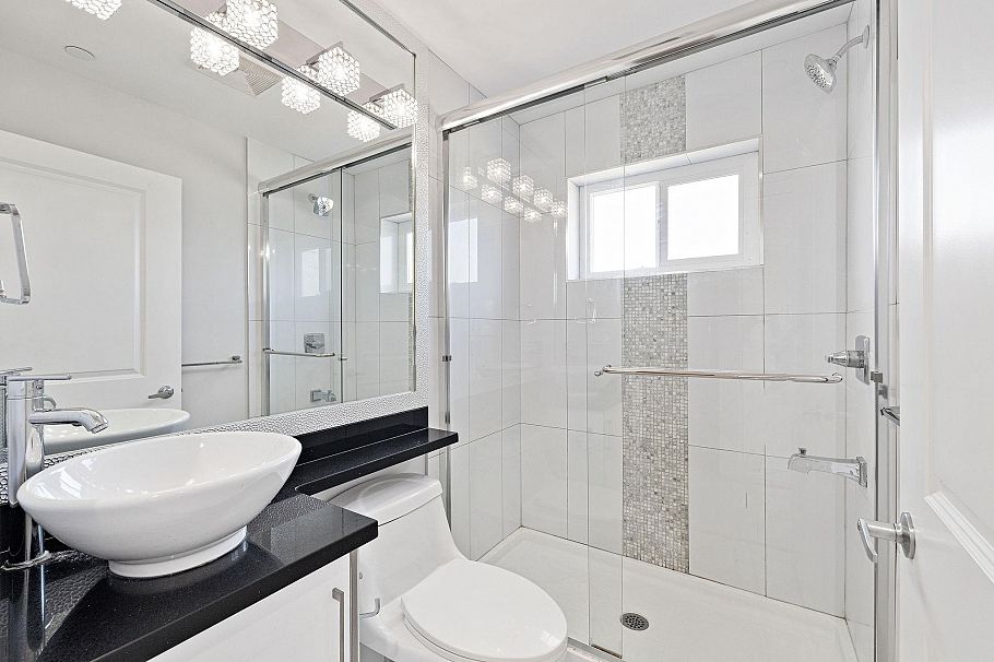 1 2430 E 41 Avenue Vancouver, BC - 22