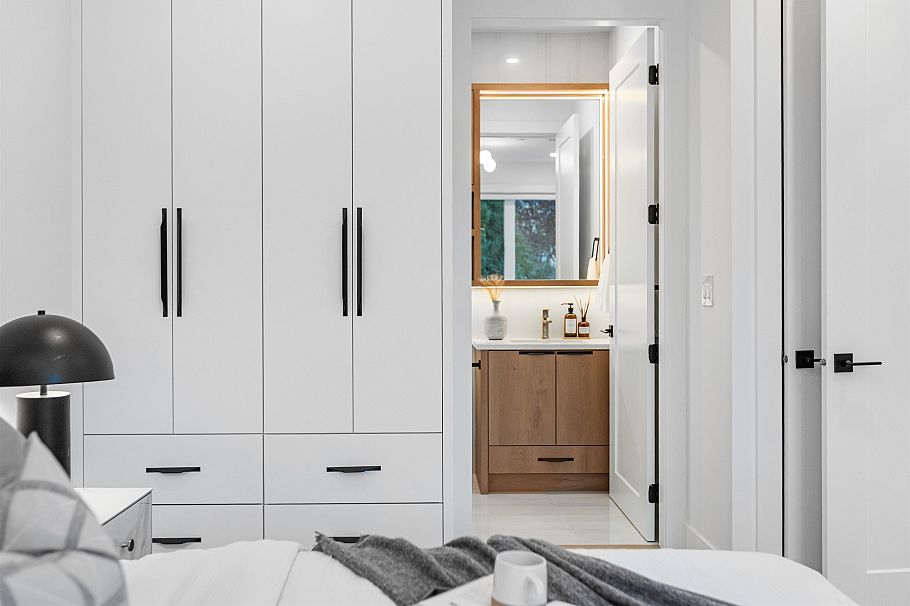 1 2435 Napier Street Vancouver, BC - 6