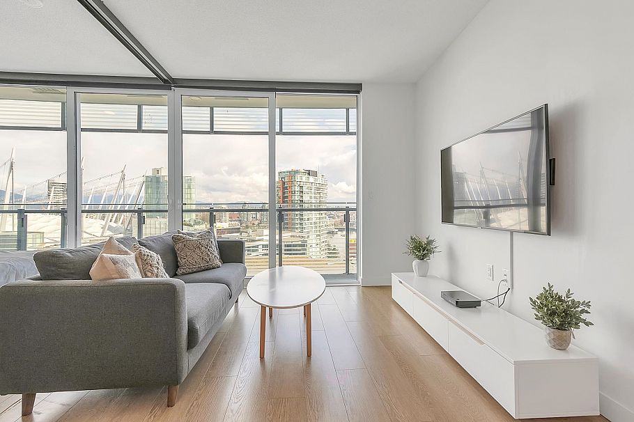 2212 89 Nelson Street Vancouver, BC - 2