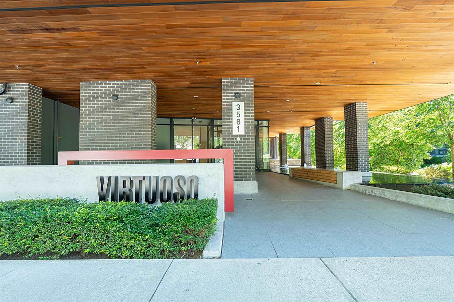 303 3581 Ross Drive Vancouver, BC - 2