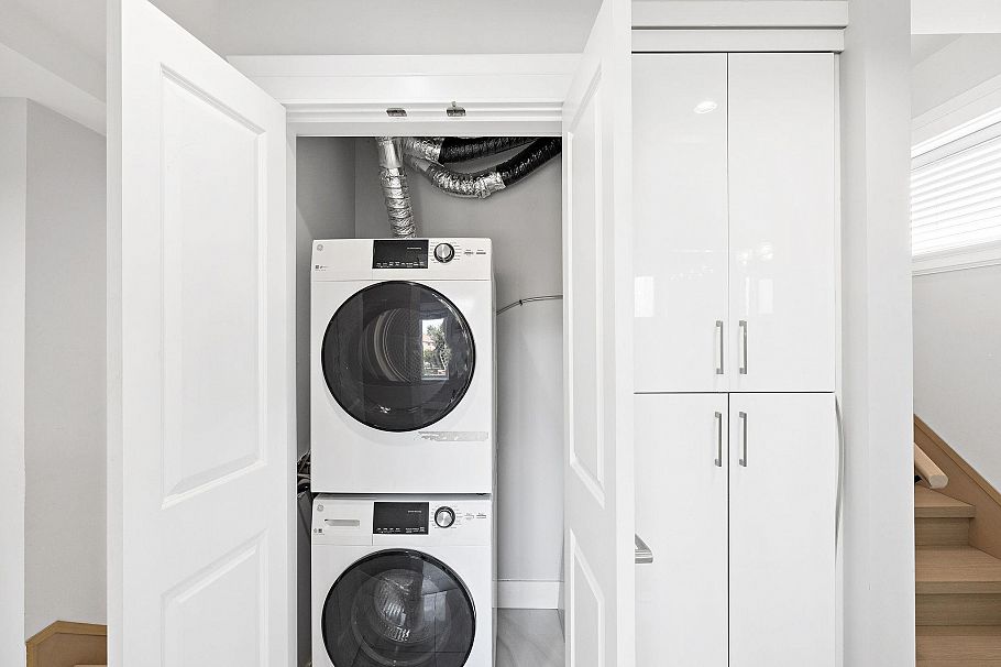 1 2430 E 41 Avenue Vancouver, BC - 33