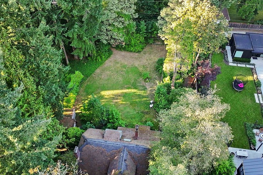 4755 W 6th Avenue Vancouver, BC - 4