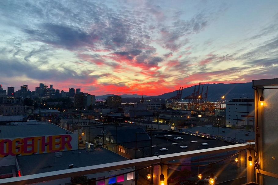 808 933 E Hastings Street Vancouver, BC - 1