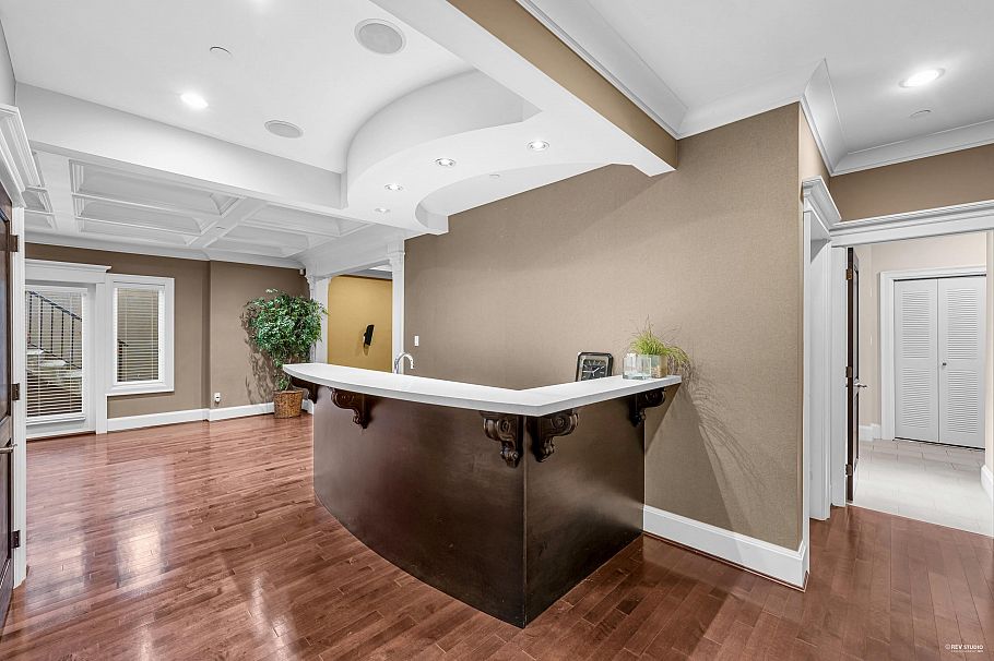 2069 W 28th Avenue Vancouver, BC - 37