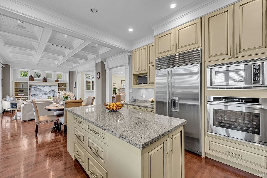 2069 W 28th Avenue Vancouver, BC - 17