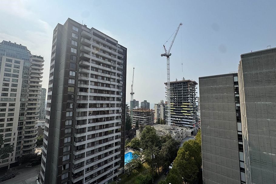 1202 1010 Burnaby Street Vancouver, BC - 1