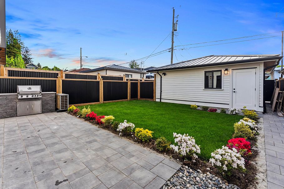 2 4763 Commercial Street Vancouver, BC - 27