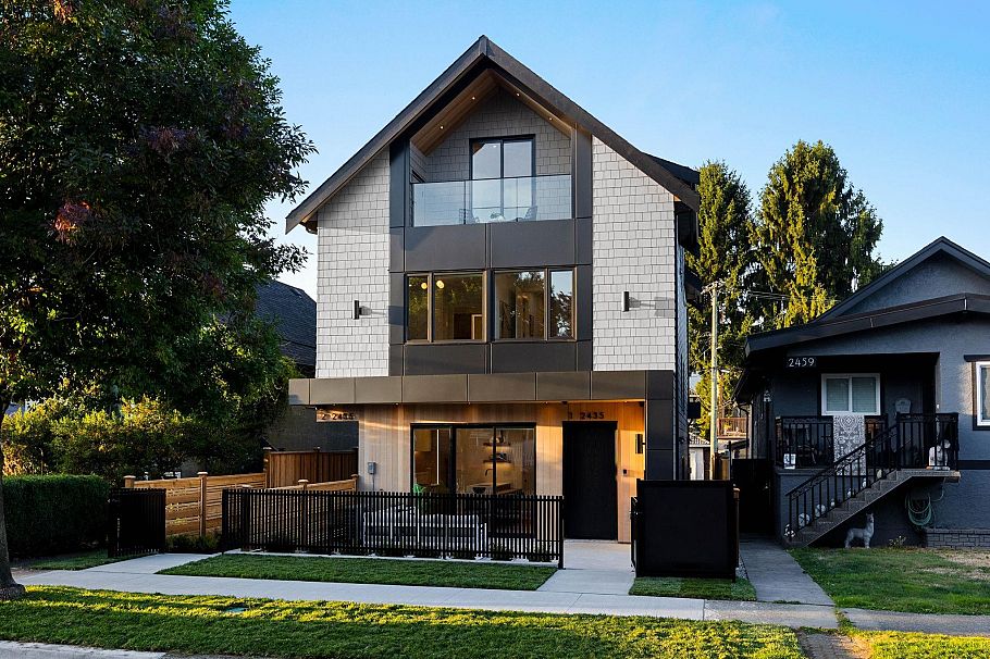 1 2435 Napier Street Vancouver, BC - 1