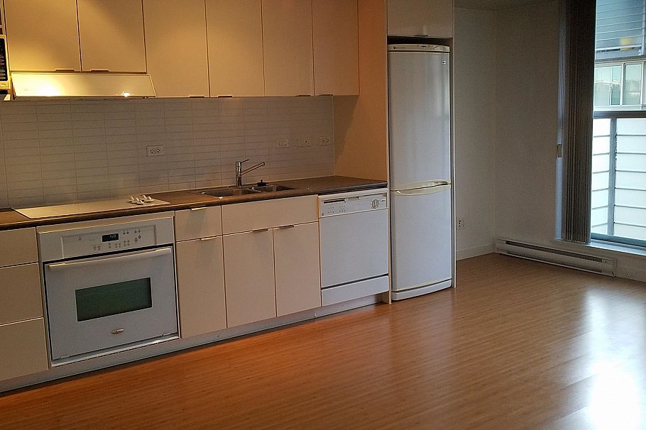 816 168 Powell Street Vancouver, BC - 4