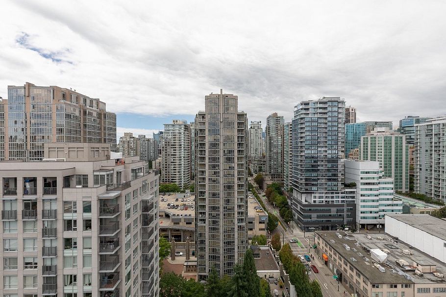 2710 928 Beatty Street Vancouver, BC - 26