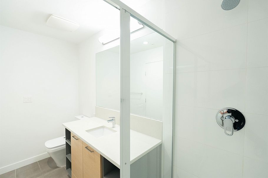 303 3581 Ross Drive Vancouver, BC - 10