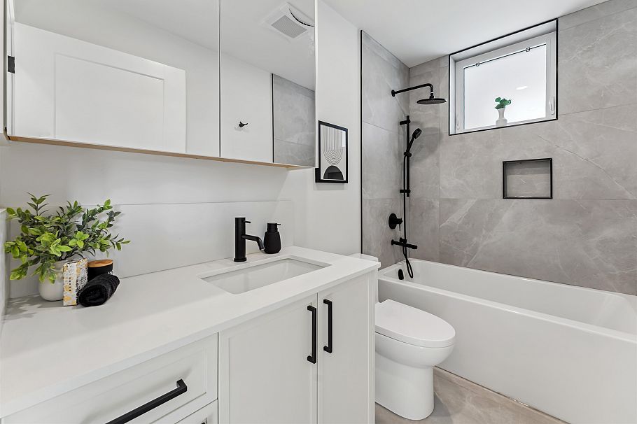 2 4763 Commercial Street Vancouver, BC - 21