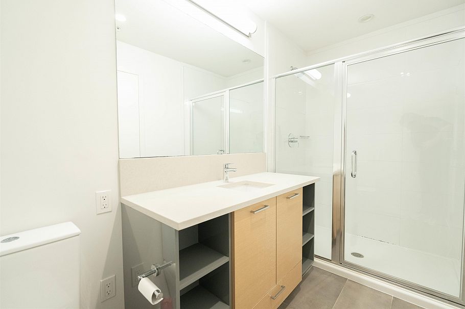 303 3581 Ross Drive Vancouver, BC - 9