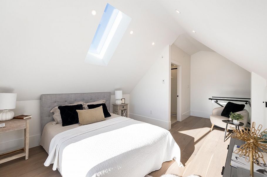 2334 E 5th Avenue Vancouver, BC - 18