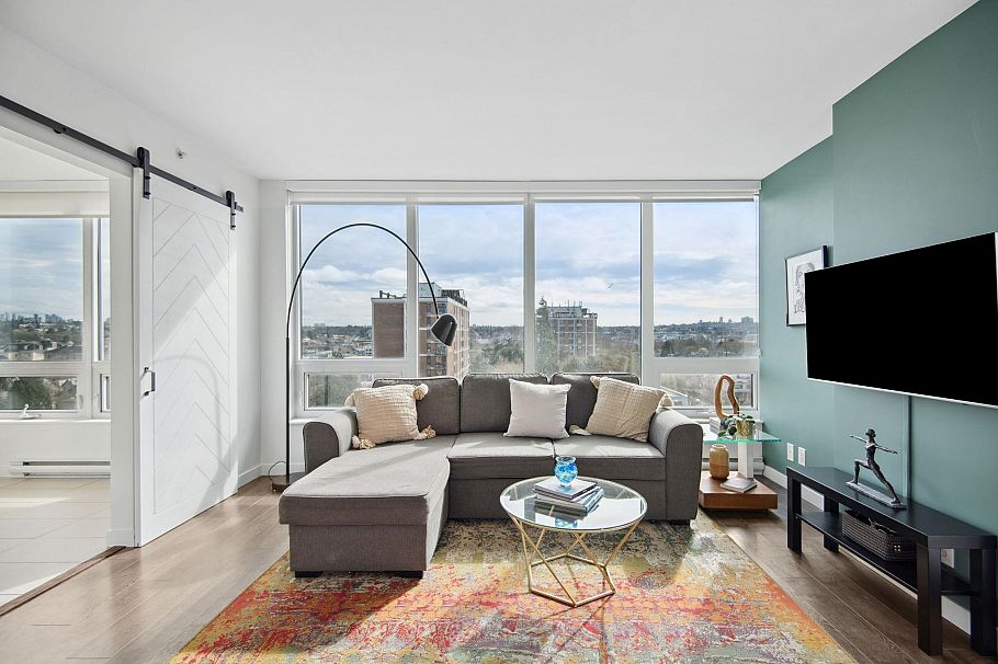 808 933 E Hastings Street Vancouver, BC - 5