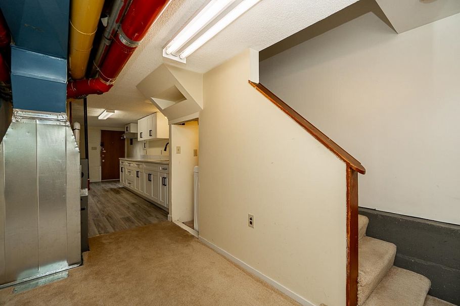 22 E 18th Avenue Vancouver, BC - 26