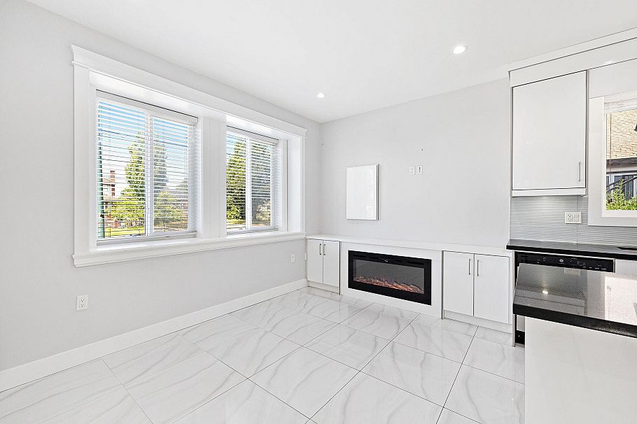 1 2430 E 41 Avenue Vancouver, BC - 23