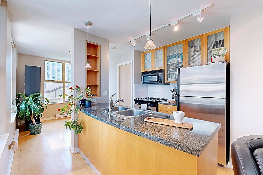 1003 969 Richards Street Vancouver, BC - 9