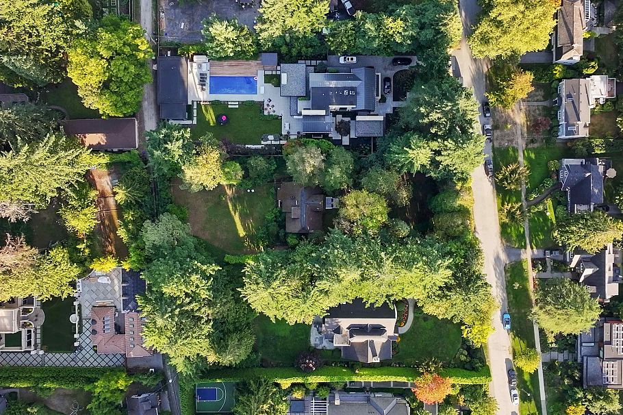 4755 W 6th Avenue Vancouver, BC - 6