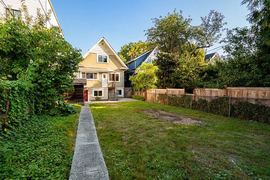 22 E 18th Avenue Vancouver, BC - 39