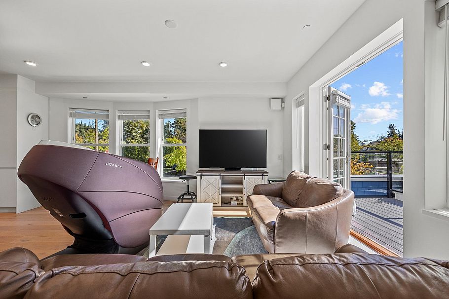 1312 W 57th Avenue Vancouver, BC - 10