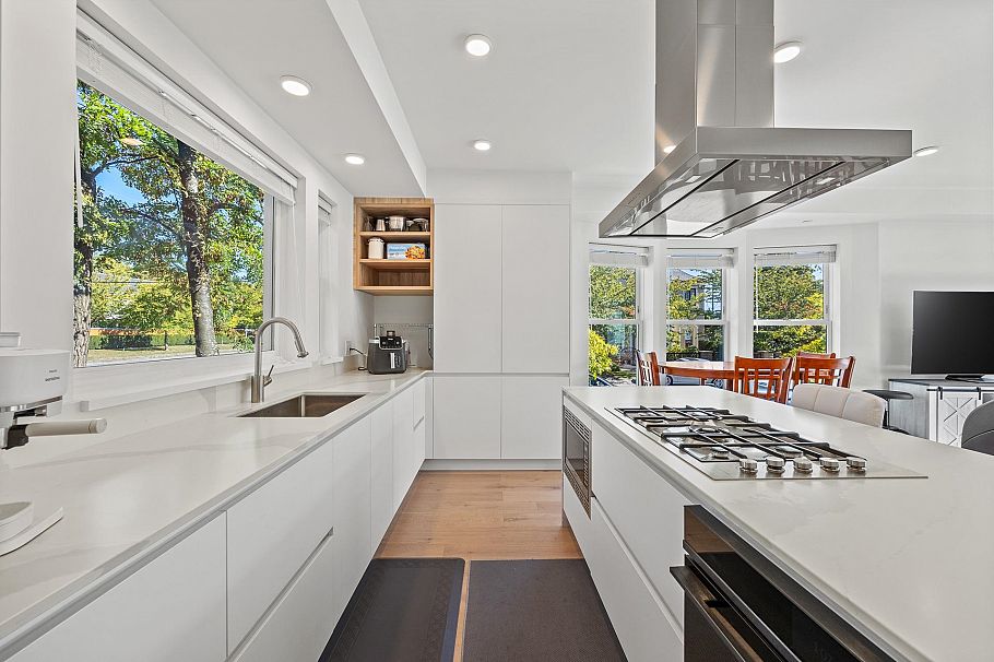 1312 W 57th Avenue Vancouver, BC - 5