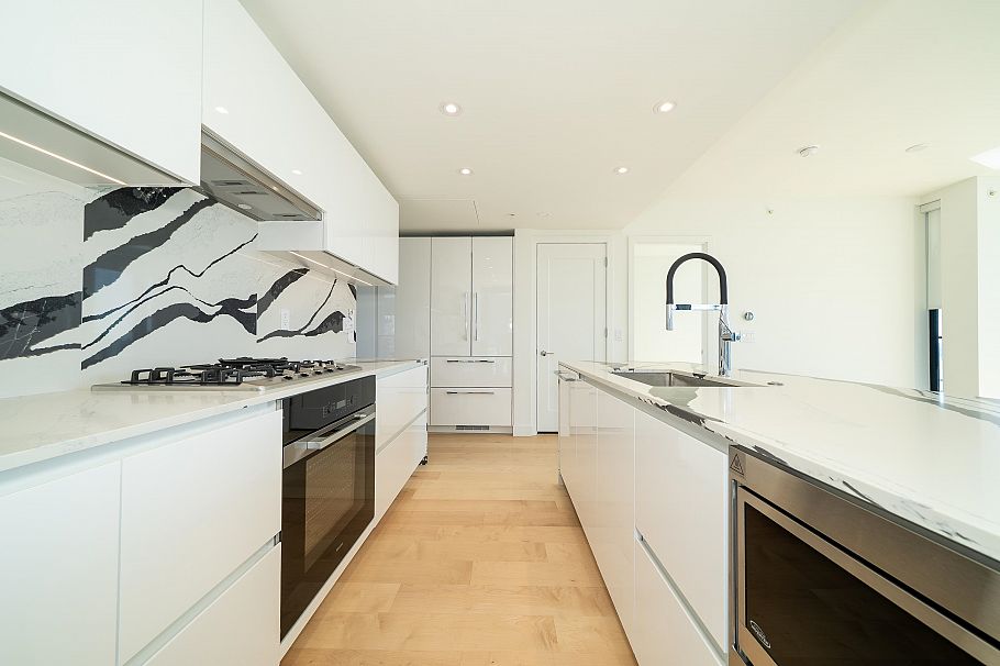 1306 135 E 13th Street North Vancouver, BC - 5