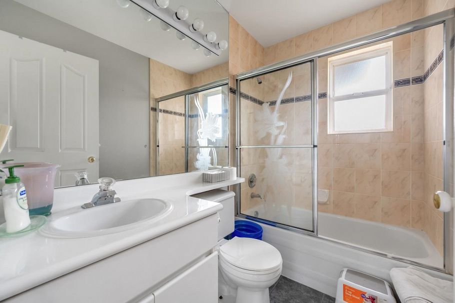 2085 Qualicum Drive Vancouver, BC - 16