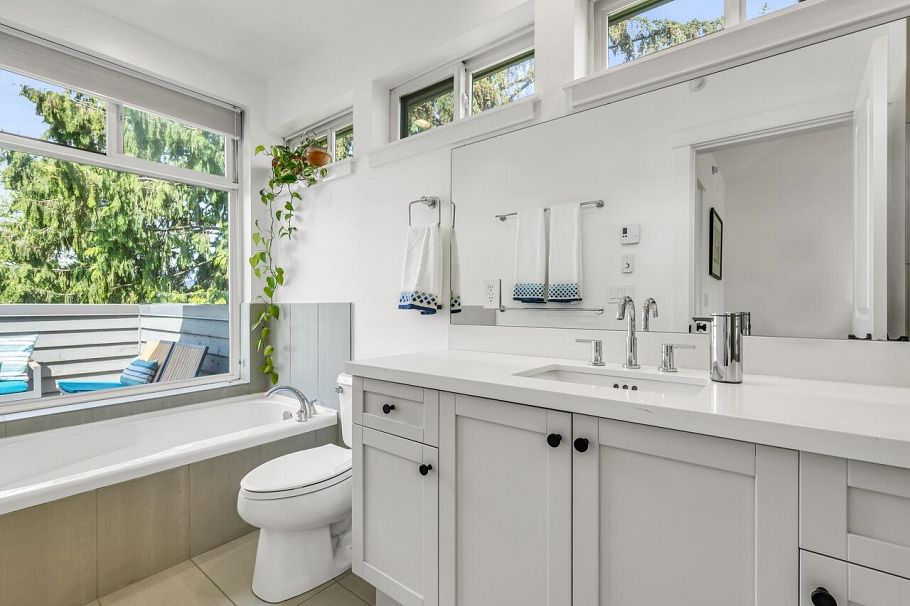 1664 St.Georges Avenue North Vancouver, BC - 26