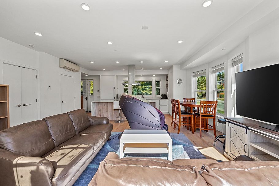 1312 W 57th Avenue Vancouver, BC - 14