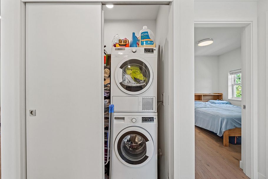 1312 W 57th Avenue Vancouver, BC - 21