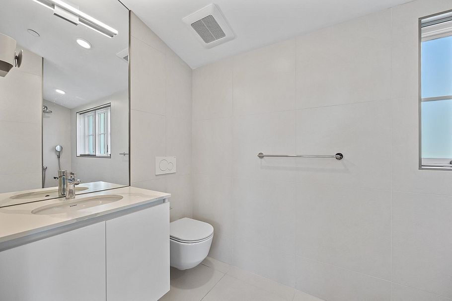 1312 W 57th Avenue Vancouver, BC - 28