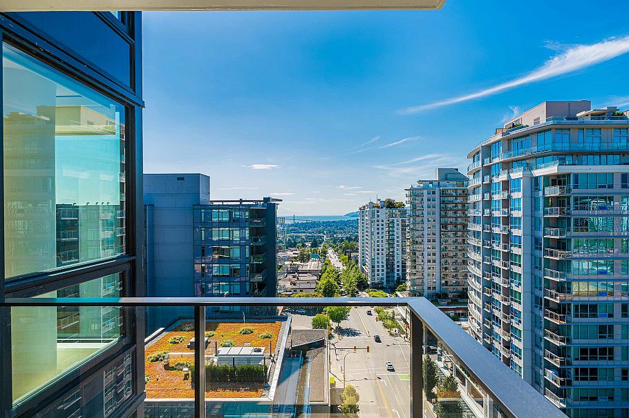 1306 135 E 13th Street North Vancouver, BC - 32