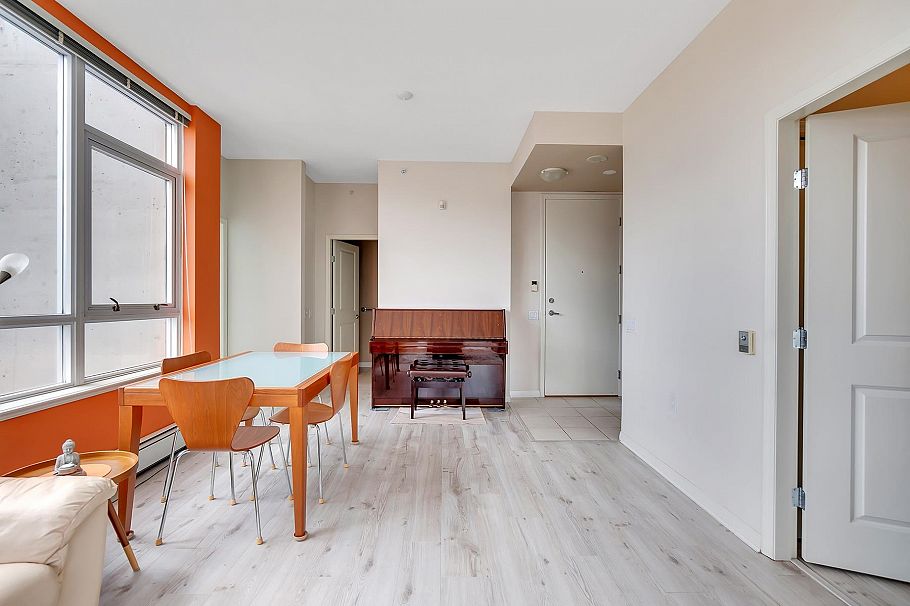 1403 120 W 16th Street North Vancouver, BC - 12