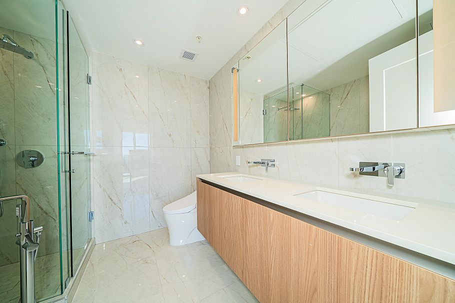 1306 135 E 13th Street North Vancouver, BC - 12