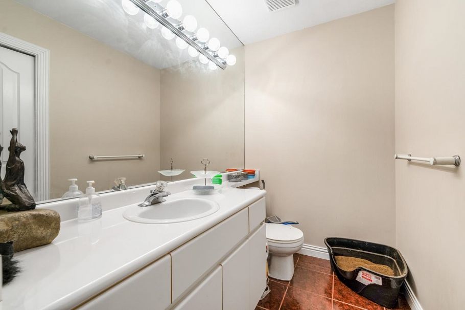 2085 Qualicum Drive Vancouver, BC - 27